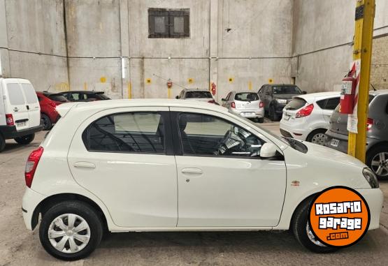 Autos - Toyota Etios XS 2014 Nafta 58000Km - En Venta