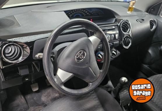 Autos - Toyota Etios XS 2014 Nafta 58000Km - En Venta
