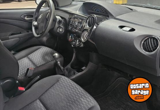 Autos - Toyota Etios XS 2014 Nafta 58000Km - En Venta