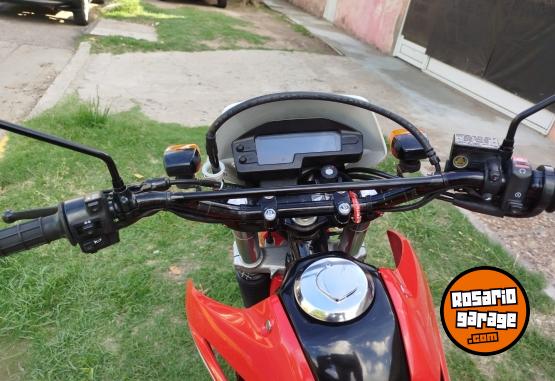 Motos - Honda Tornado 2018 Nafta 14000Km - En Venta