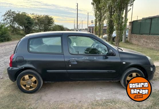 Autos - Renault Clio2 2006 Nafta 300000Km - En Venta