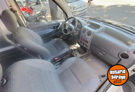 Utilitarios - Peugeot PARTNER BERLINGO KANGOO 2019 GNC 140000Km - En Venta