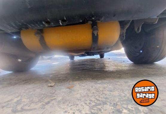 Utilitarios - Peugeot PARTNER BERLINGO KANGOO 2019 GNC 140000Km - En Venta