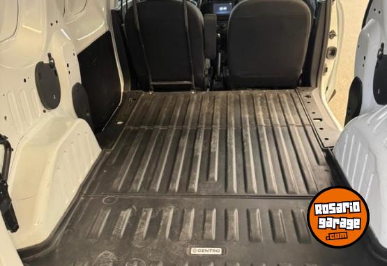 Utilitarios - Renault KANGOO FURGON 2025 Diesel 27000Km - En Venta