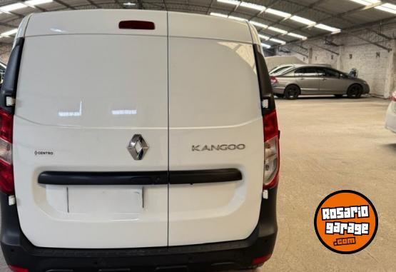 Utilitarios - Renault KANGOO FURGON 2025 Diesel 27000Km - En Venta
