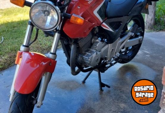 Motos - Honda TWISTER 2016 Nafta 39000Km - En Venta