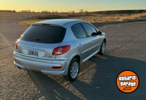 Autos - Peugeot 207 compact 2013 Nafta 152000Km - En Venta