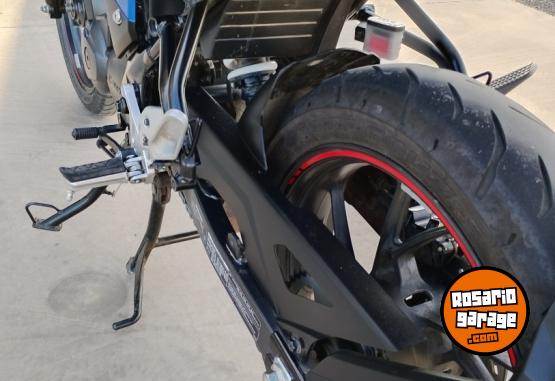 Motos - Hero Hunk 160r 2023 Nafta 13300Km - En Venta