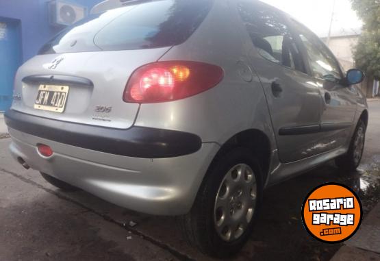 Autos - Peugeot 206 con aire 2010 Nafta 133000Km - En Venta