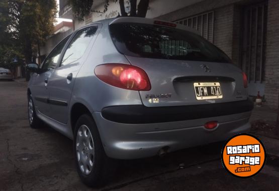 Autos - Peugeot 206 con aire 2010 Nafta 133000Km - En Venta
