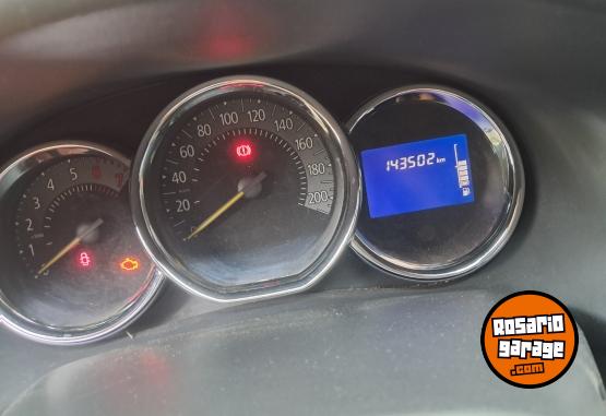 Autos - Renault Sandero 2015 GNC 140000Km - En Venta