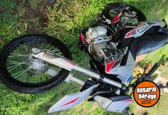 Motos - Motomel Skua Silver edition 2025 Nafta 9600Km - En Venta