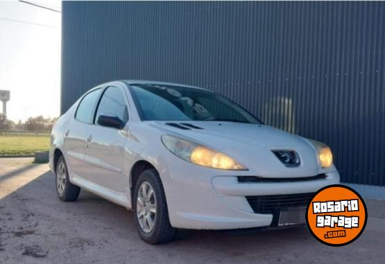 Autos - Peugeot 207 Compact Sed�n 2013 Nafta 200000Km - En Venta