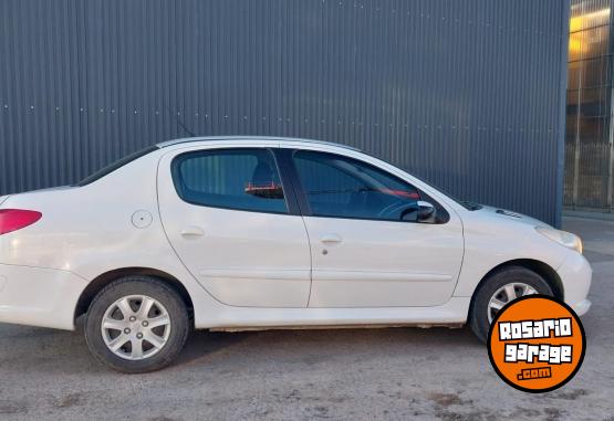 Autos - Peugeot 207 Compact Sed�n 2013 Nafta 200000Km - En Venta