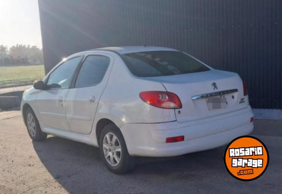 Autos - Peugeot 207 Compact Sed�n 2013 Nafta 200000Km - En Venta