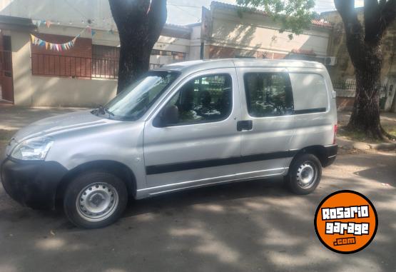 Utilitarios - Peugeot Partner 2018 Nafta 170000Km - En Venta