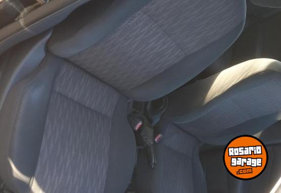 Autos - Ford Focus 2005 GNC 288000Km - En Venta