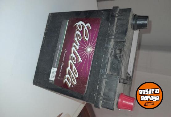 Accesorios para Autos - Vendo batería de un honda civic 6 meses de uso - En Venta