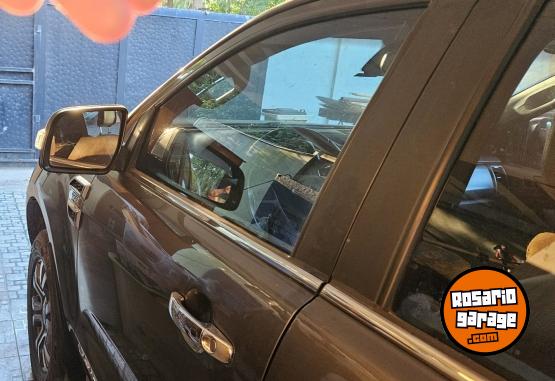 Camionetas - Ford RANGER LIMITED 3.2 AT 2021 Diesel 110000Km - En Venta