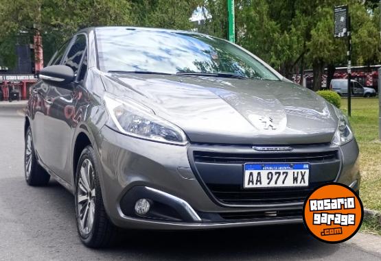 Autos - Peugeot 208 2017 Nafta 68000Km - En Venta