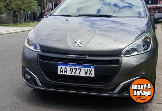 Autos - Peugeot 208 2017 Nafta 68000Km - En Venta