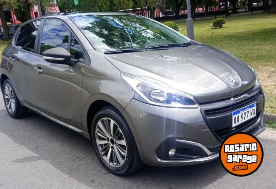 Autos - Peugeot 208 2017 Nafta 68000Km - En Venta
