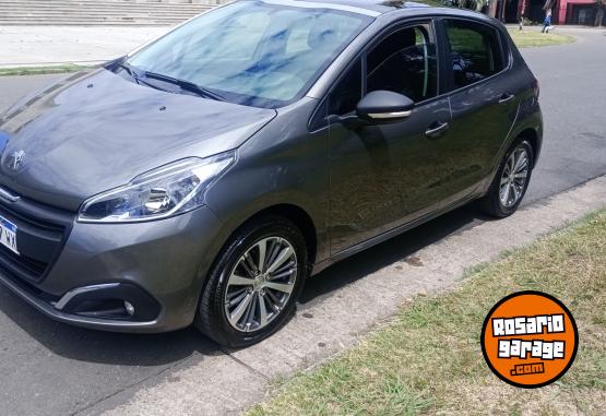 Autos - Peugeot 208 2017 Nafta 68000Km - En Venta