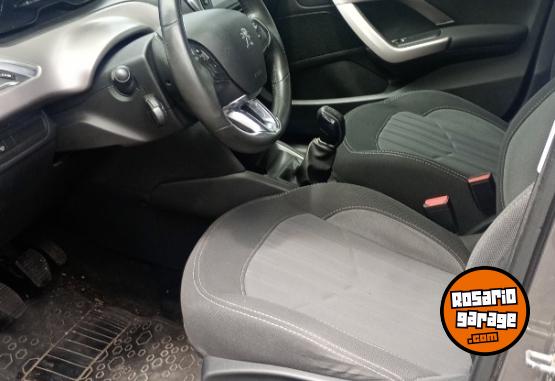 Autos - Peugeot 208 2017 Nafta 68000Km - En Venta