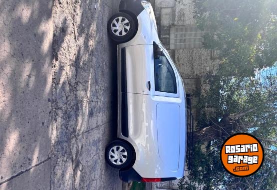 Utilitarios - Renault Kangoo 2025 Nafta 11500Km - En Venta