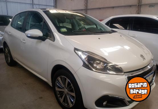 Autos - Peugeot 208 2017 Nafta 115000Km - En Venta