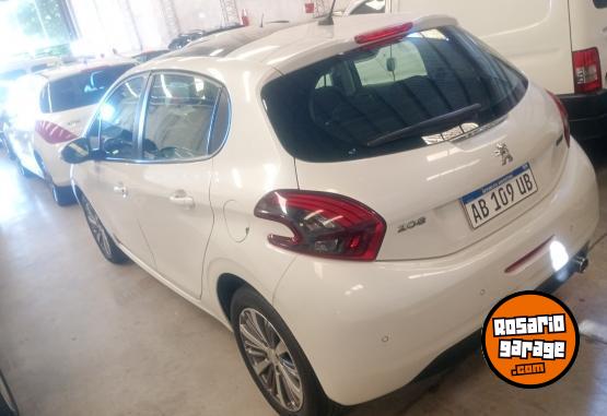 Autos - Peugeot 208 2017 Nafta 115000Km - En Venta
