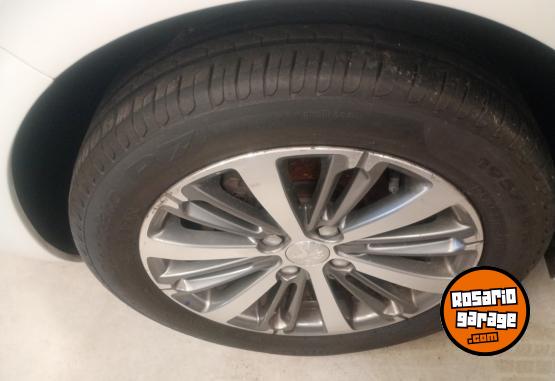 Autos - Peugeot 208 2017 Nafta 115000Km - En Venta