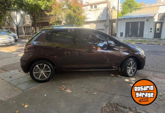Autos - Peugeot 208 allure nav 1.6 2017 Nafta 105000Km - En Venta
