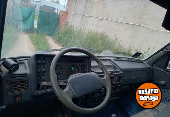 Camiones y Grúas - REMATO CAMION IVECO. CHASIS CON CABINA, CAJA TERMICA. - En Venta