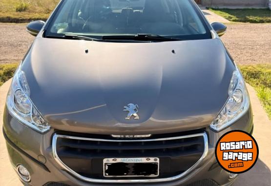 Autos - Peugeot 208 Allure Touchscreen 2014 Nafta 120000Km - En Venta