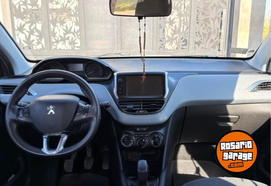Autos - Peugeot 208 Allure Touchscreen 2014 Nafta 120000Km - En Venta