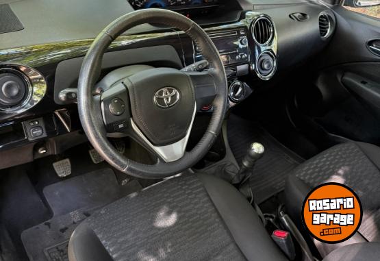 Autos - Toyota etios xls 1.5 m/t 2016 Nafta 140000Km - En Venta