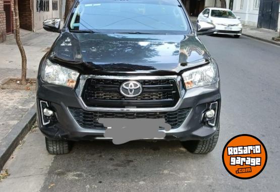 Camionetas - Toyota Hilux srv 2019 Diesel 82000Km - En Venta