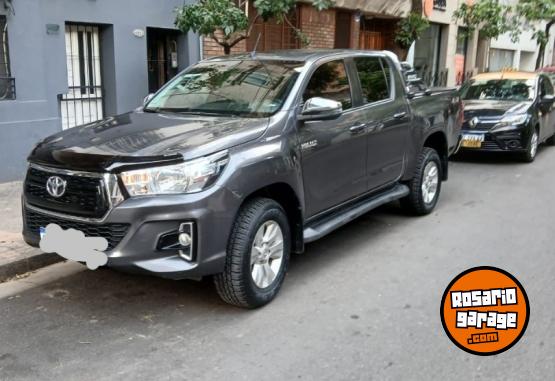 Camionetas - Toyota Hilux srv 2019 Diesel 82000Km - En Venta