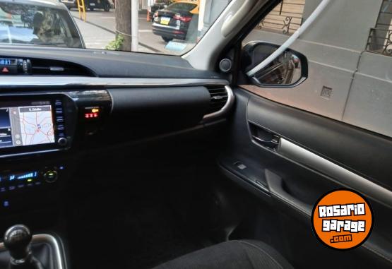 Camionetas - Toyota Hilux srv 2019 Diesel 82000Km - En Venta