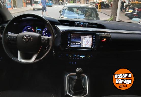 Camionetas - Toyota Hilux srv 2019 Diesel 82000Km - En Venta