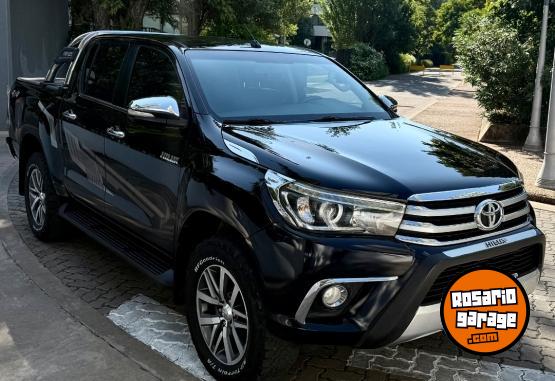 Camionetas - Toyota HILUX SRX 4X4 2017 Diesel 110000Km - En Venta