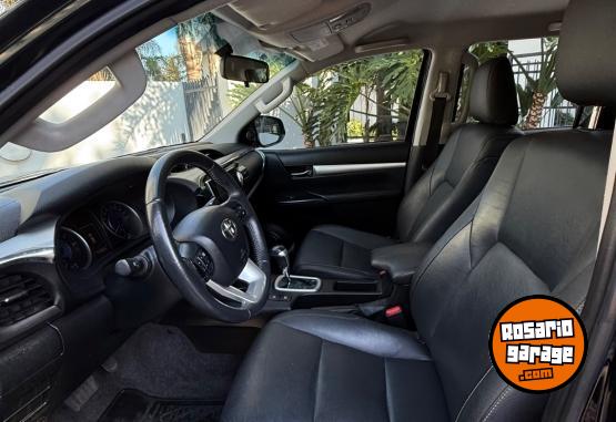 Camionetas - Toyota HILUX SRX 4X4 2017 Diesel 110000Km - En Venta