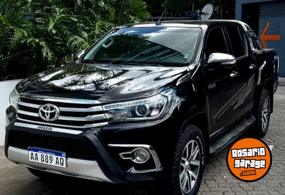 Camionetas - Toyota HILUX SRX 4X4 2017 Diesel 110000Km - En Venta