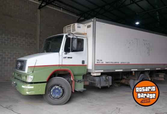 Camiones y Grúas - Mercedes-Benz 1318 con equipo de frío - En Venta