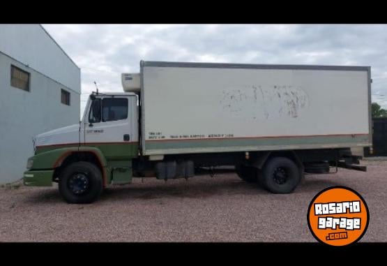 Camiones y Grúas - Mercedes-Benz 1318 con equipo de frío - En Venta