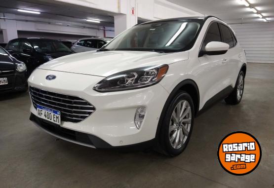 Camionetas - Ford Kuga Híbrida Titanium 2022 Nafta 61000Km - En Venta