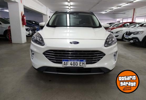 Camionetas - Ford Kuga Híbrida Titanium 2022 Nafta 61000Km - En Venta