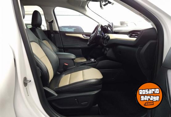 Camionetas - Ford Kuga Híbrida Titanium 2022 Nafta 61000Km - En Venta