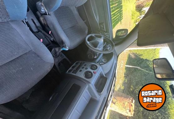 Utilitarios - Peugeot partner 2012 GNC 240000Km - En Venta